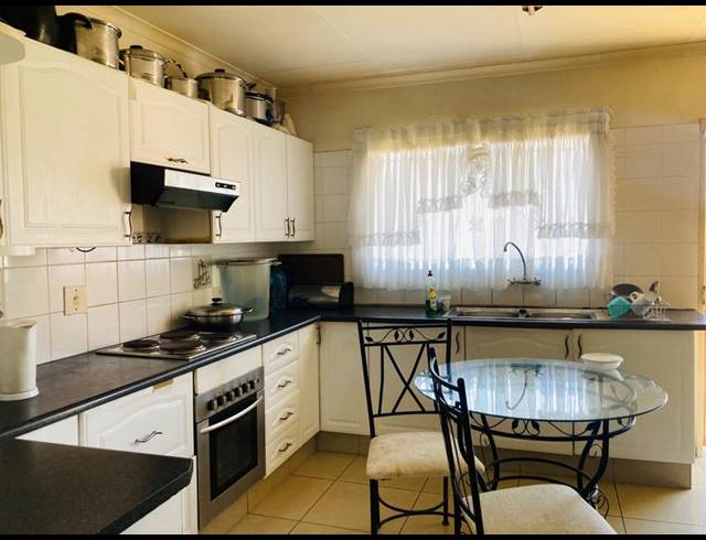 3 BEDROOM HOUSE FOR SALE IN ZAKARIYYA PARK